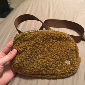 Lululemon Everywhere Fleece Belt Bag